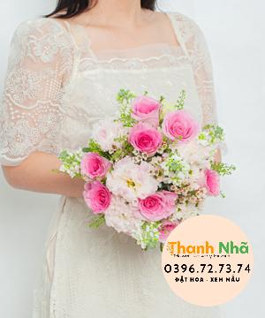 Hoa cầm tay - Ngôi Nhà Hoa Hồng - 1319